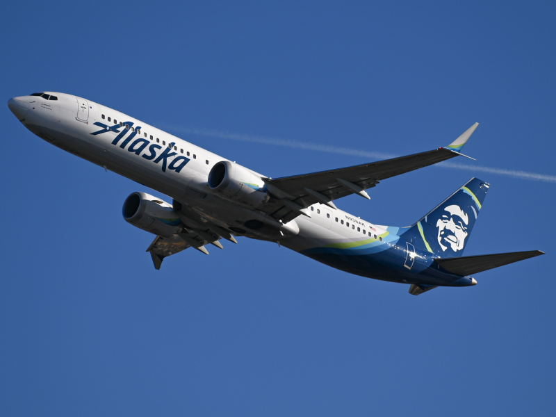 Photo of N938AK - Alaska Airlines Boeing 737 MAX 9 at KSAN on AeroXplorer Aviation Database
