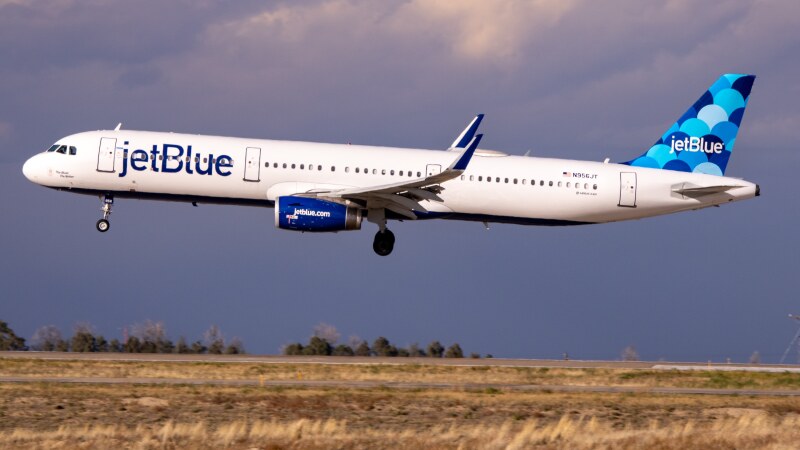 Photo of N956JT - JetBlue Airways Airbus A321-200 at KDEN on AeroXplorer Aviation Database