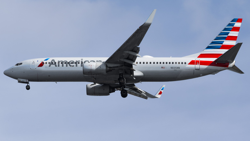 Photo of N835NN - American Airlines Boeing 737-800 at JFK on AeroXplorer Aviation Database