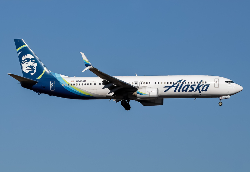Photo of N266AK - Alaska Airlines Boeing 737-900ER at BOI on AeroXplorer Aviation Database