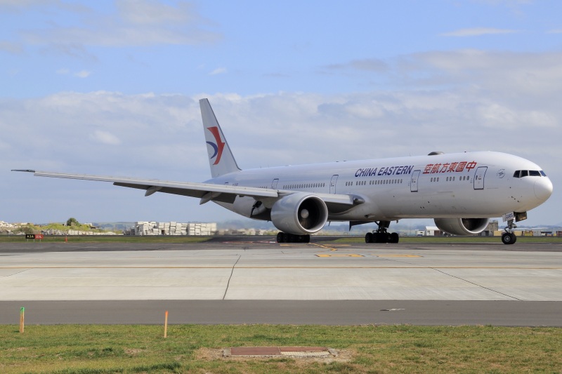 Photo of B-2005 - China Eastern Airlines Boeing 777-300ER at AKL on AeroXplorer Aviation Database