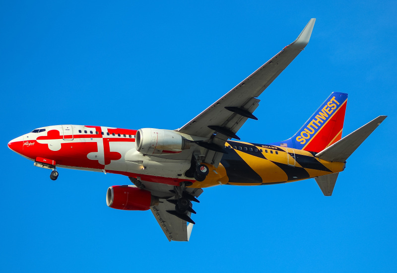 Photo of N214WN - Southwest Airlines Boeing 737-700 at MKE on AeroXplorer Aviation Database