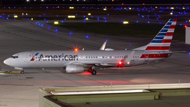 Photo of N933NN - American Airlines Boeing 737-800 at CMH on AeroXplorer Aviation Database
