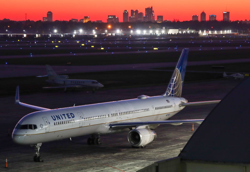 Photo of N77871 - United Airlines Boeing 757-300 at CMH on AeroXplorer Aviation Database