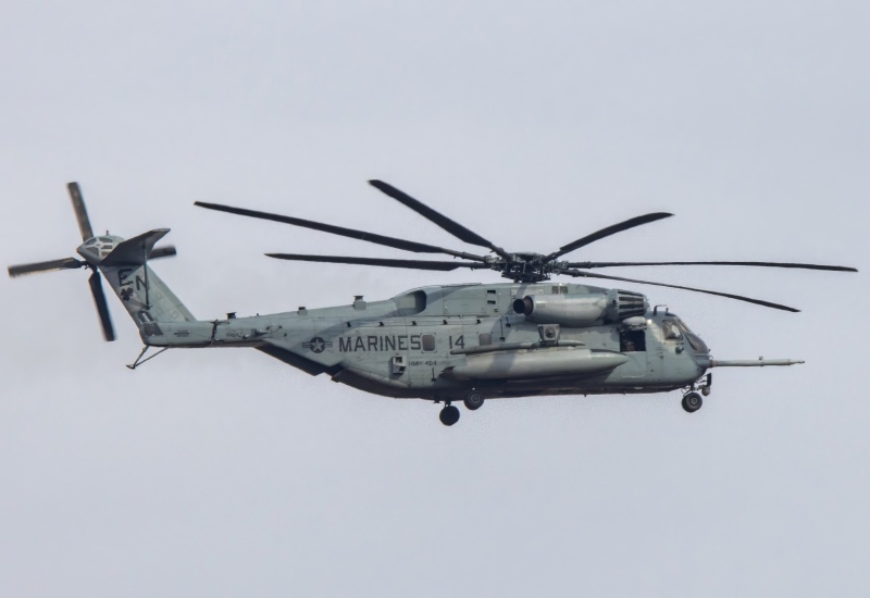 Photo of 162517 - USMC - United States Marine Corp Sikorsky CH-53E Super Stallion at WRI on AeroXplorer Aviation Database