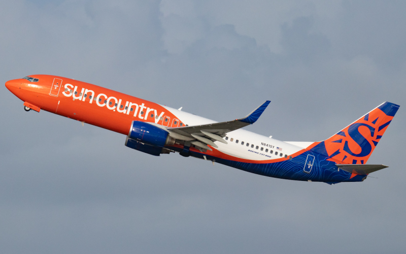Photo of N841SY - Sun Country Airlines Boeing 737-800 at TPA on AeroXplorer Aviation Database