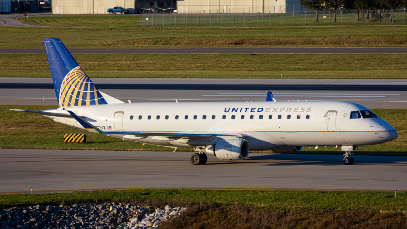 Photo of N721YX - United Express Embraer E175 at CMH on AeroXplorer Aviation Database