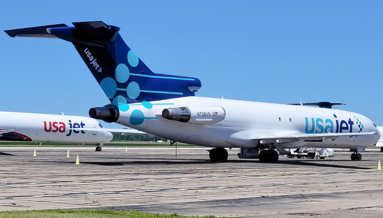 Photo of N726US - USA Jet Airlines Boeing 727-223(F) at YIP on AeroXplorer Aviation Database