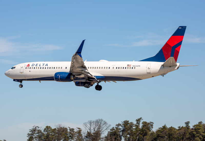 Photo of N826DN - Delta Airlines Boeing 737-900ER at BWI on AeroXplorer Aviation Database