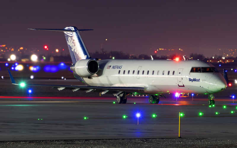 Photo of N874AS - SkyWest Airlines Mitsubishi CRJ-200 at SLC on AeroXplorer Aviation Database