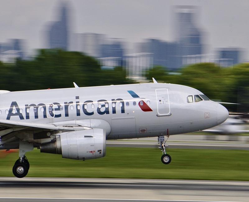 Photo of N733UW - American Airlines Airbus A319 at CLT on AeroXplorer Aviation Database
