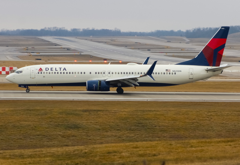 Photo of N825DN - Delta Airlines Boeing 737-900ER at CVG on AeroXplorer Aviation Database