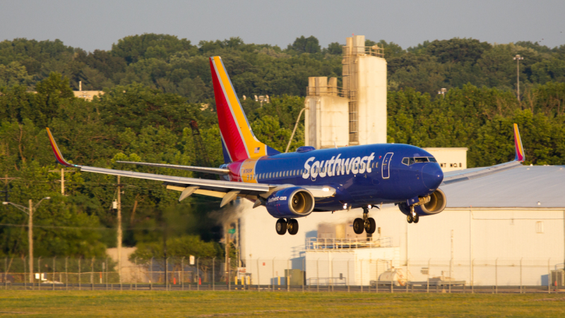 Photo of N719SW - Southwest Airlines Boeing 737-700 at CMH on AeroXplorer Aviation Database