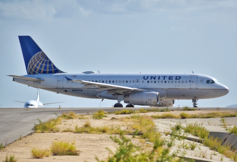 Photo of N827UA - United Airlines Airbus A319 at SJD on AeroXplorer Aviation Database