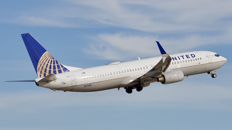 Photo of N17245 - United Airlines Boeing 737-800 at IAH on AeroXplorer Aviation Database