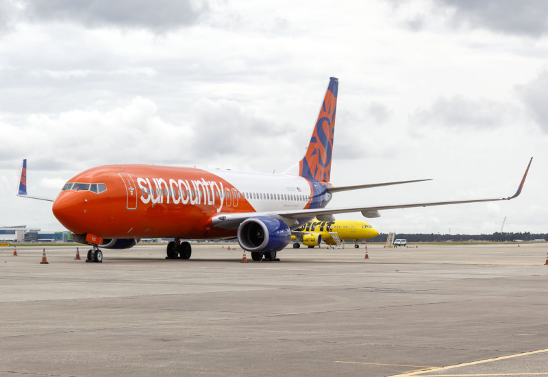 Photo of N833SY - Sun Country Airlines Boeing 737-800 at MCO on AeroXplorer Aviation Database