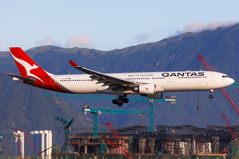 Photo of VH-QPH - Qantas Airways Airbus A330-300 at HKG on AeroXplorer Aviation Database