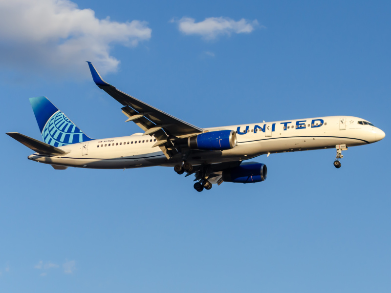 Photo of N29129 - United Airlines Boeing 757-200 at EWR on AeroXplorer Aviation Database