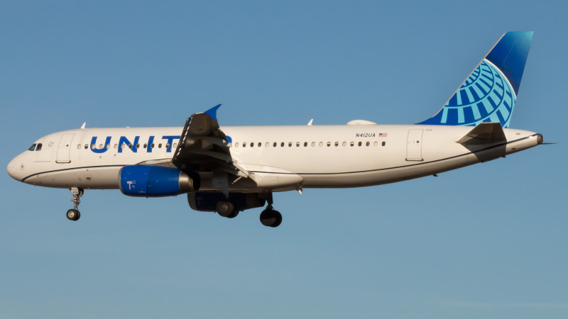 Photo of N412UA - United Airlines Airbus A320 at BWI on AeroXplorer Aviation Database