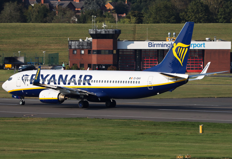 Photo of EI-DHV - RyanAir Boeing 737-800 at BHX on AeroXplorer Aviation Database