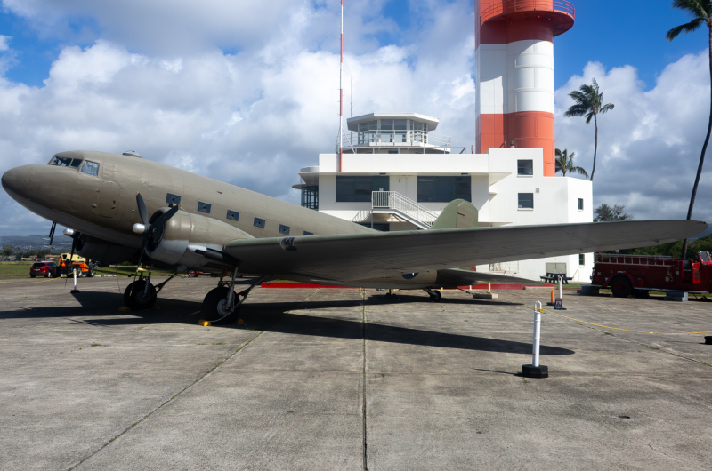 Photo of 18949 - PRIVATE McDonnell Douglas DC-3C at PHNP on AeroXplorer Aviation Database