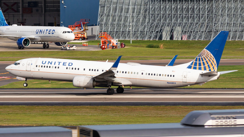 Photo of N68805 - United Airlines Boeing 737-900ER at TPA on AeroXplorer Aviation Database