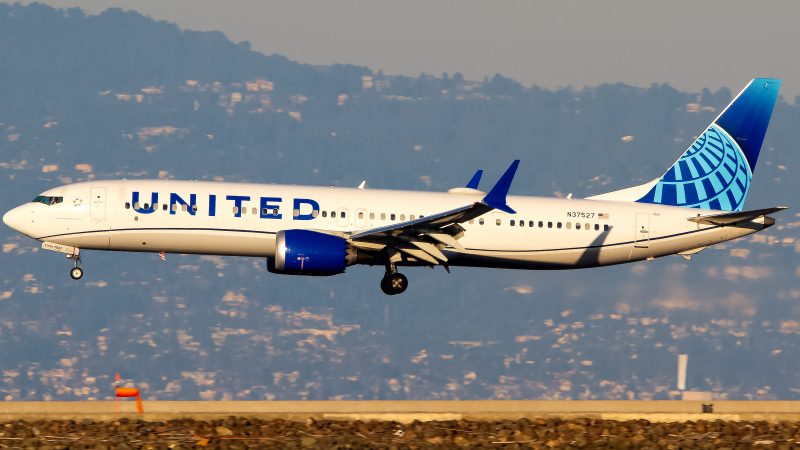Photo of N37527 - United Airlines Boeing 737 MAX 9 at SFO on AeroXplorer Aviation Database