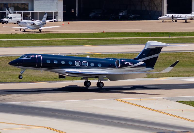 Photo of N978GA - PRIVATE Gulfstream G650 at DAL on AeroXplorer Aviation Database
