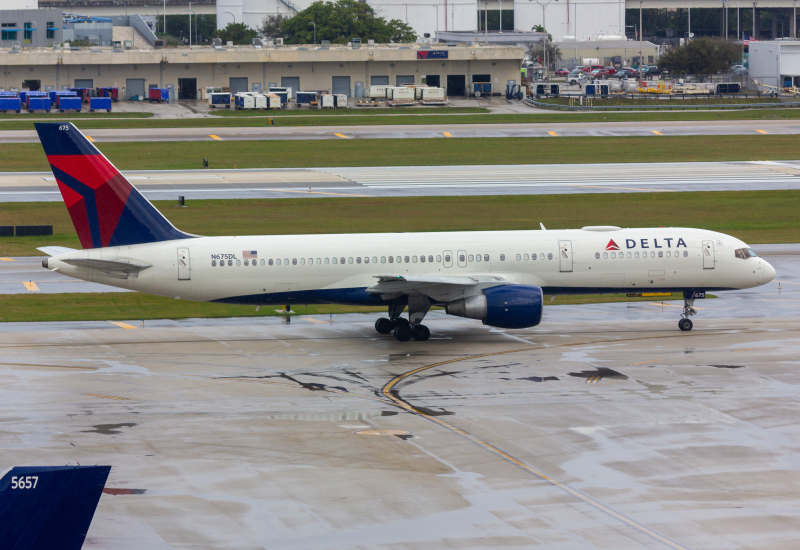 Photo of N675DL - Delta Airlines Boeing 757-200 at FLL on AeroXplorer Aviation Database