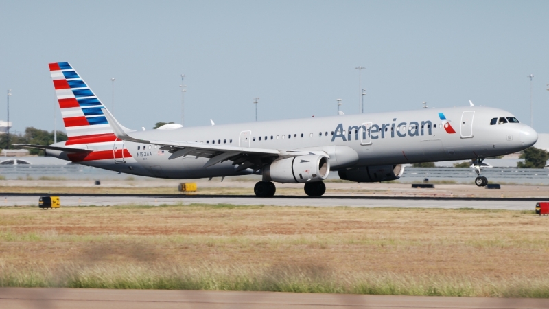 Photo of N152AA - American Airlines Airbus A321-200 at DFW on AeroXplorer Aviation Database