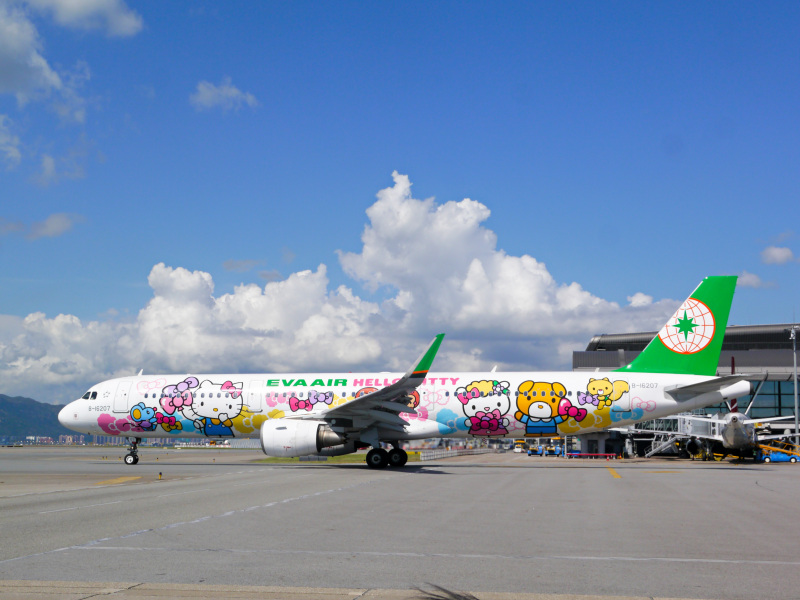 Photo of B-16207 - EVA Air Airbus A321-200 at HKG on AeroXplorer Aviation Database