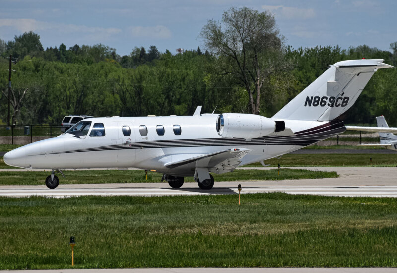 Photo of N869CB - PRIVATE Cessna Citation CJ1 at LMO on AeroXplorer Aviation Database