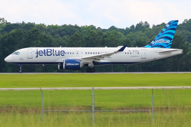 Photo of N3125J - JetBlue Airways Airbus A220-300 at SAV on AeroXplorer Aviation Database