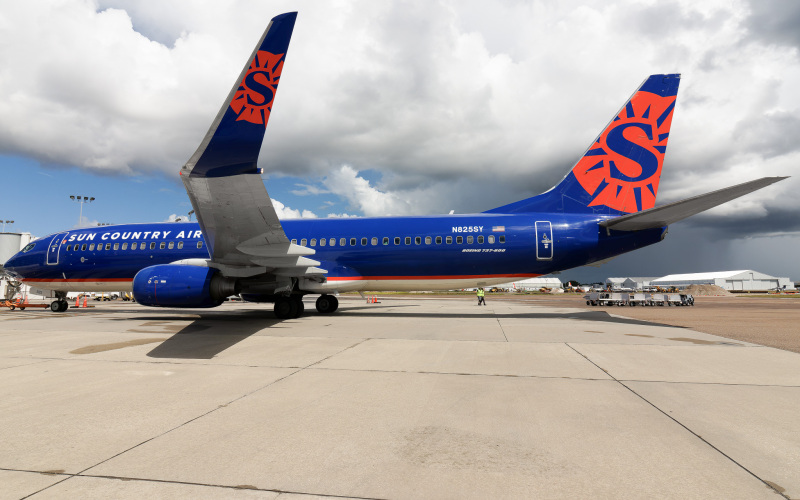 Photo of N825SY - Sun Country Airlines Boeing 737-800 at PIE on AeroXplorer Aviation Database