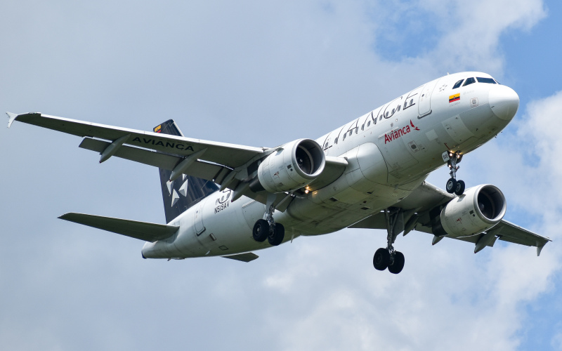 Photo of N519AV - Avianca Airbus A319 at IAD on AeroXplorer Aviation Database