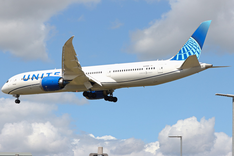 Photo of N29985 - United Airlines Boeing 787-9 at LHR on AeroXplorer Aviation Database