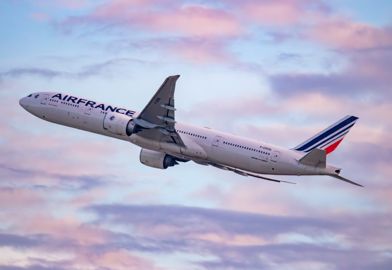 Photo of F-GSQL - Air France Boeing 777-328ER at JFK on AeroXplorer Aviation Database