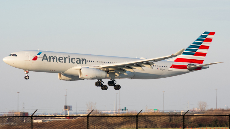 Photo of N285AY - American Airlines Airbus A330-200 at PHL on AeroXplorer Aviation Database