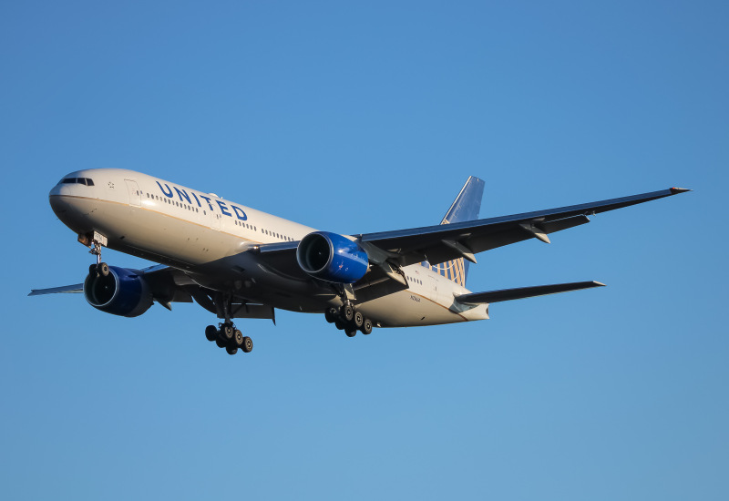 Photo of N216UA - United Airlines Boeing 777-200ER at IAD on AeroXplorer Aviation Database
