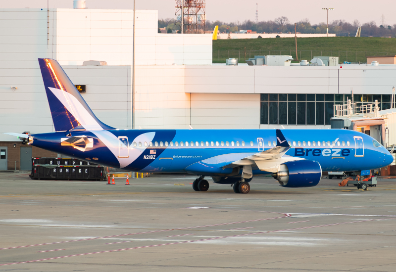 Photo of N211BZ - Breeze Airways Airbus A220-100 at CVG on AeroXplorer Aviation Database
