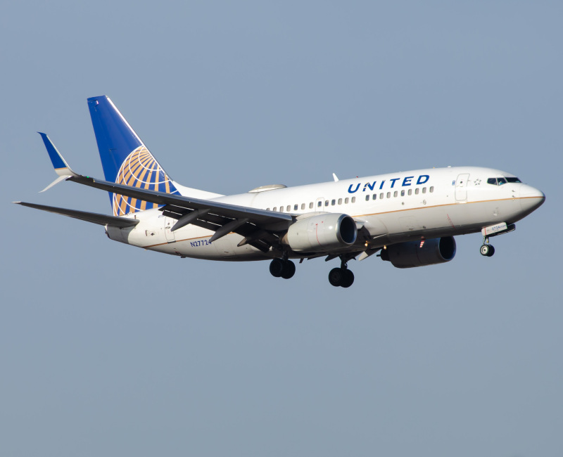 Photo of N27724 - United Airlines Boeing 737-700 at EWR on AeroXplorer Aviation Database