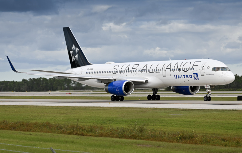 Photo of N14120 - United Airlines Boeing 757-200 at MCO on AeroXplorer Aviation Database