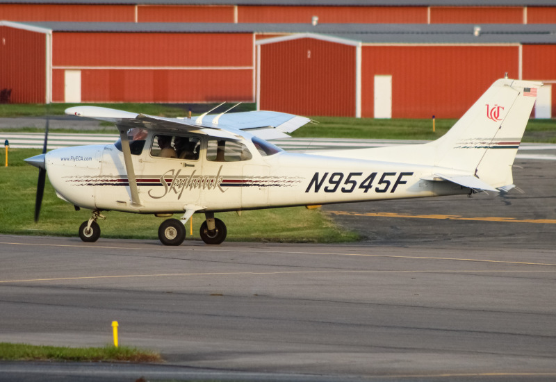 Photo of N9545F - PRIVATE  Cessna 172 at I69 on AeroXplorer Aviation Database