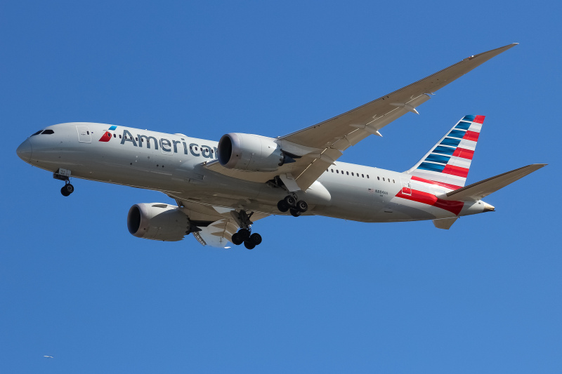 Photo of N884AA - American Airlines Boeing 787-8 at CVG on AeroXplorer Aviation Database