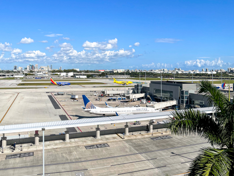Photo of KFLL - Airport Photo at FLL on AeroXplorer Aviation Database