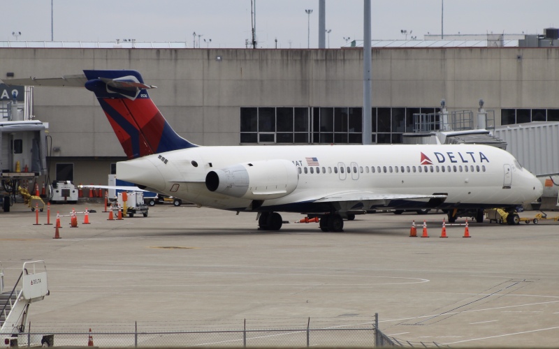 Photo of N974AT - Delta Airlines Boeing 717-200 at SDF on AeroXplorer Aviation Database