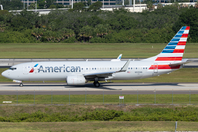 Photo of N935NN - American Airlines Boeing 737-800 at TPA on AeroXplorer Aviation Database