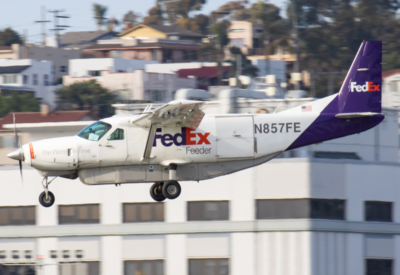 Photo of N857FE - FedEx Cessna 208 Cargomaster at SAN on AeroXplorer Aviation Database