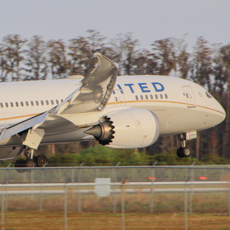 Photo of N27908 - United Airlines Boeing 787-8 at MCO on AeroXplorer Aviation Database