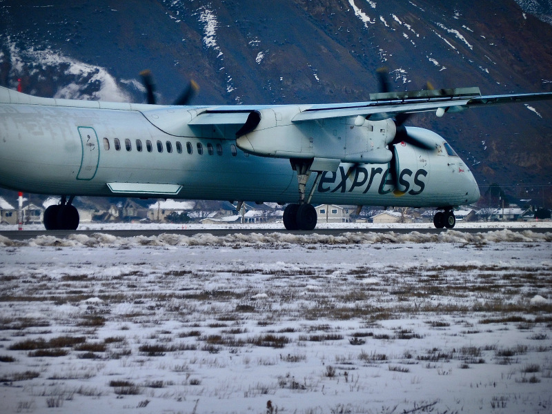 Photo of C-FSRN - Air Canada Bomardier Dash-8 Q400 at YKA on AeroXplorer Aviation Database